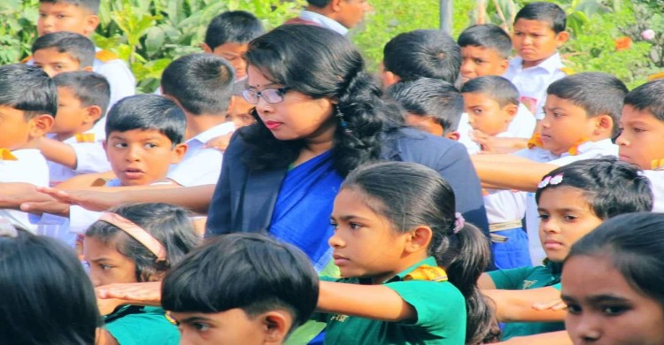 জাতীয় প্রাথমিক শিক্ষা পদক পেলেন কালিয়াকৈ